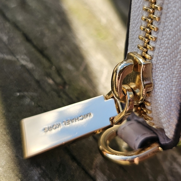 Nwot Michael Kors Jet Set Travel Continental in Vanilla Multi - Picture 5 of 7